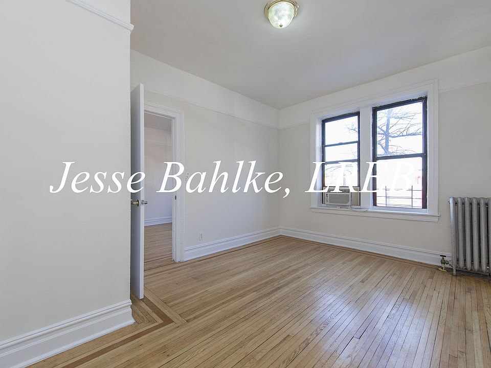 2nd image of 2205 37th St APT 2I