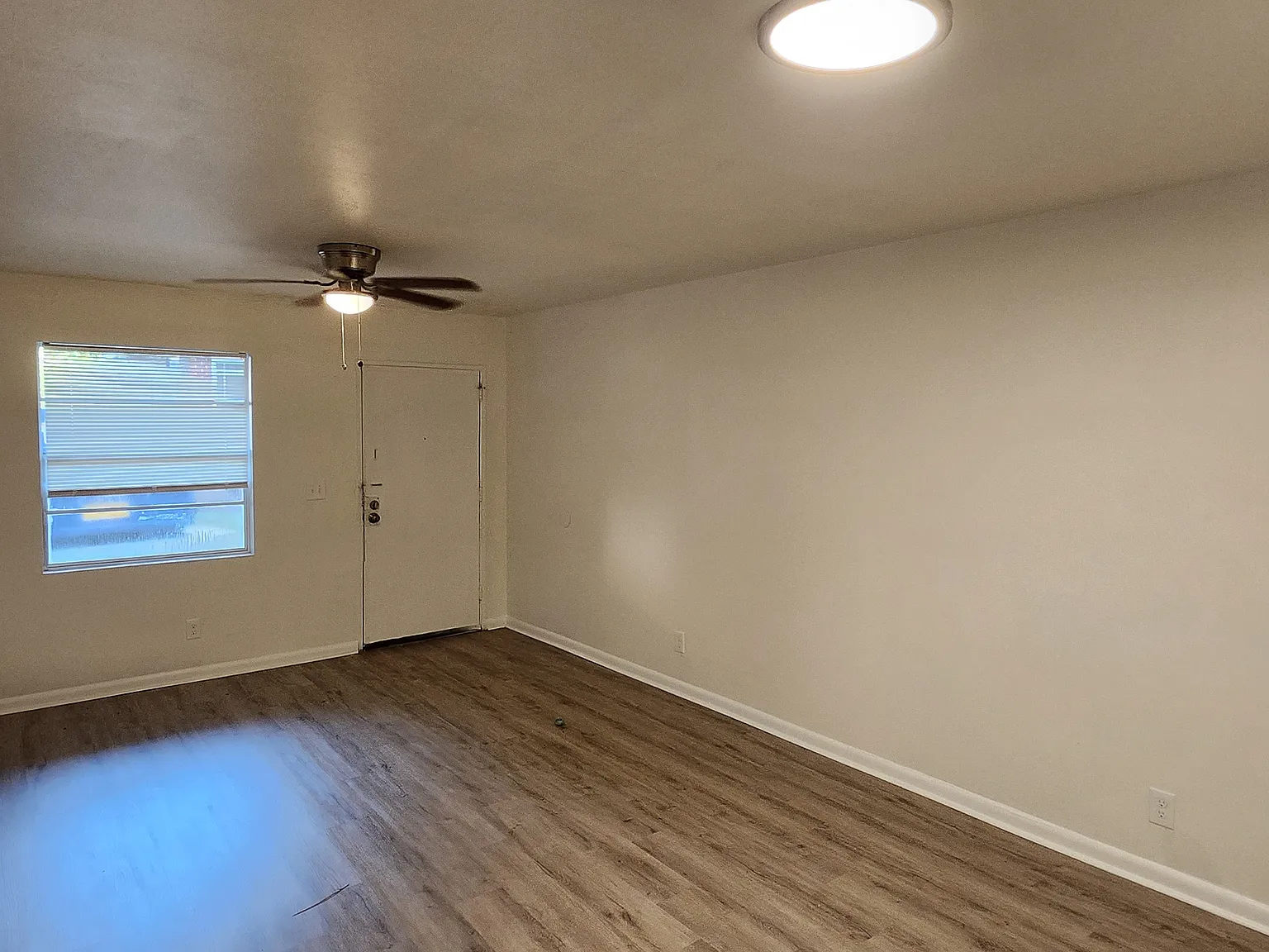 2 bed, 800 sqft, $995 — Photo 3