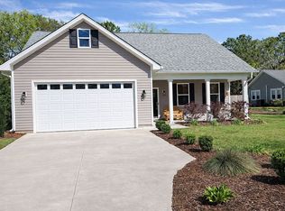 111 Pines Dr, Hartsville, SC 29550