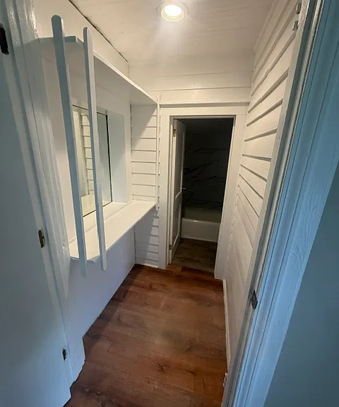 upstairs full bath
