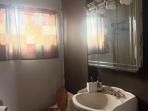 3rd image of 99 Brooklyn Ave