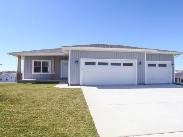 17 Fedor Cir, Bloomington, IL 61705
