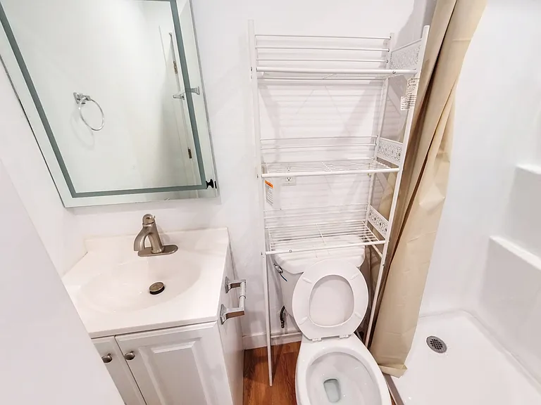1651 W 37th Pl — Photo 32