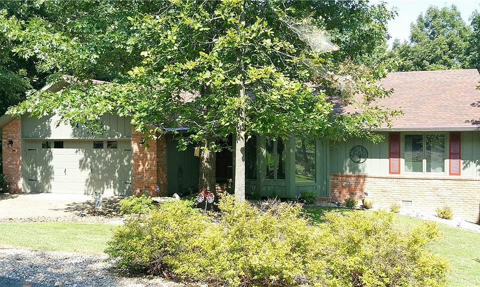 1st image of 74 Ayr Dr