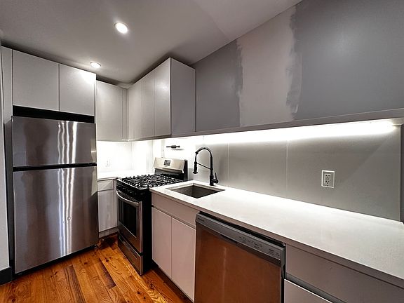 3rd image of 566 Communipaw Ave #32E