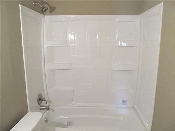 5th image of 217 Lynette Dr