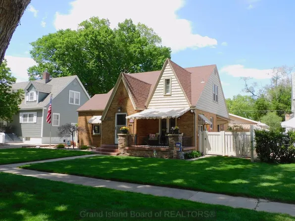 706 W 11th St, Grand Island, NE 68801