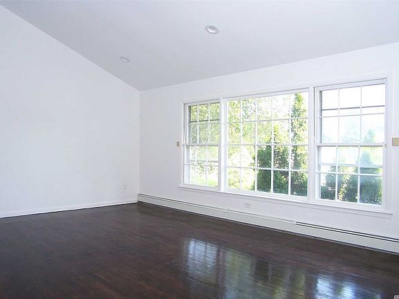 4th image of 29 Spruceton St