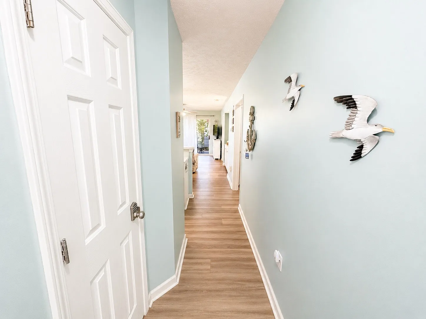 2 bed, 900 sqft, $1,775 — Photo 3