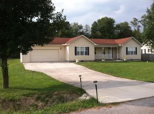 183 E Memorial Ln, Jacksboro, TN 37757
