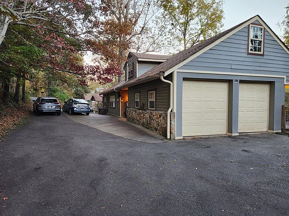3rd image of 28 Wildwood Park