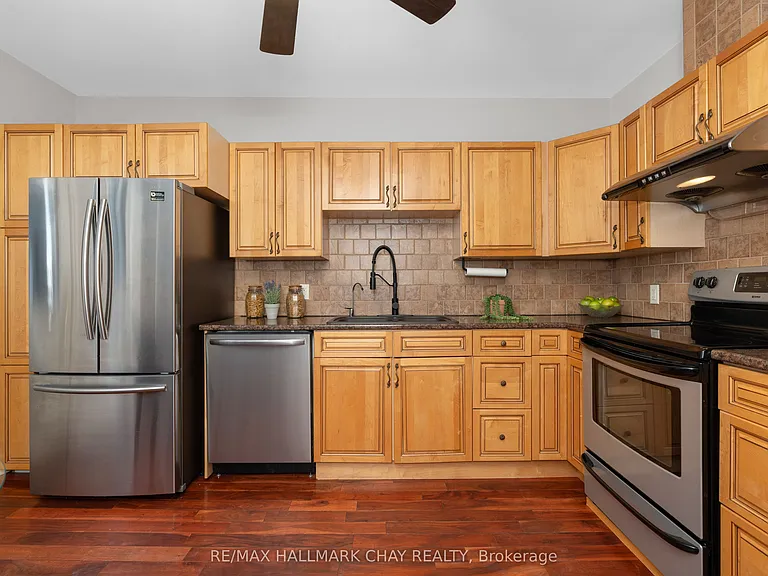 330 Shanty Bay Rd — Photo 15
