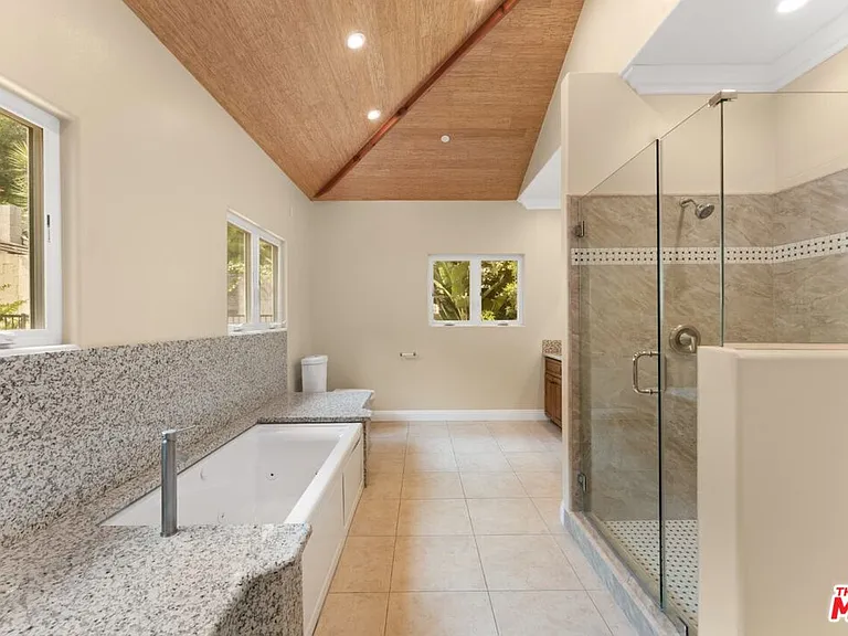 1630 Bridgeport Dr — Photo 28