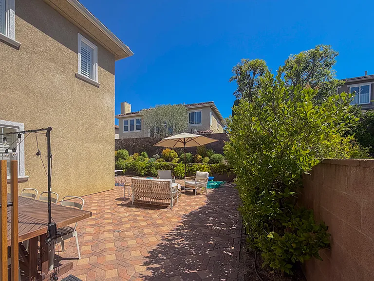 9 Allbrook Ct — Photo 42