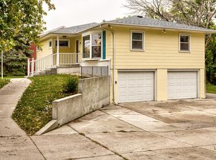 125 Mathews Dr, Gilbert, IA 50105