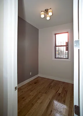 Rented by Evergreen Apartments BK | media 12