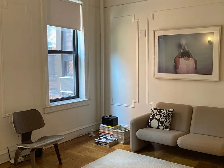 41-41 41st St #2G — Photo 3