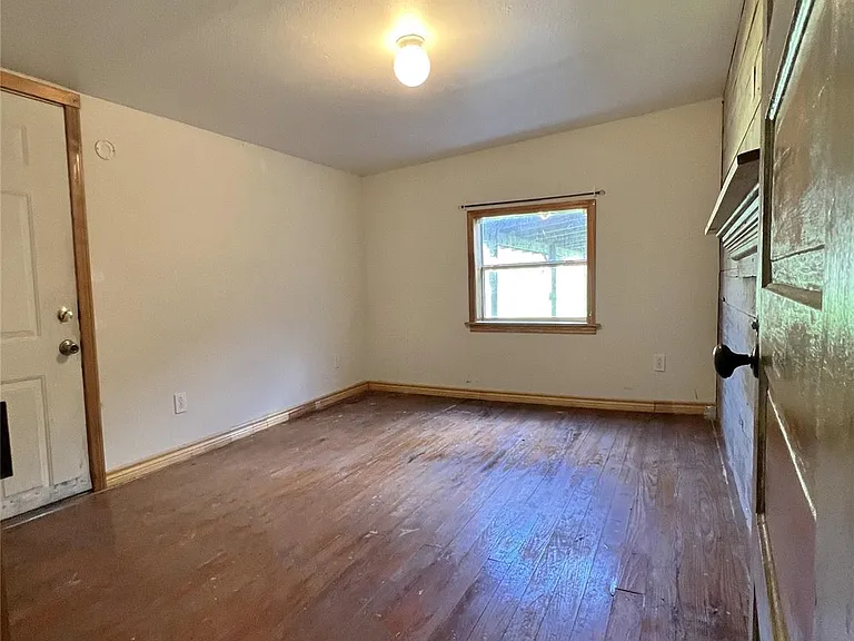 1621 FM 431 — Photo 10