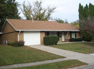 23 Merrygrove Dr, Jacksonville, IL 62650