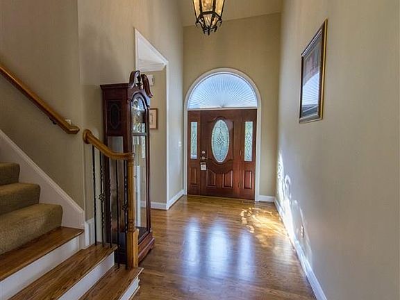 5th image of 7718 Windsong Dr
