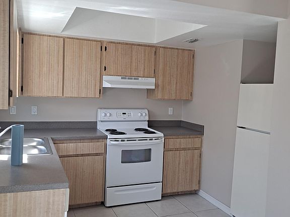 2nd image of 135 Beaty Ct #135