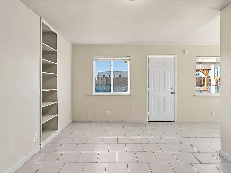 513 Gilmore Way — Photo 22
