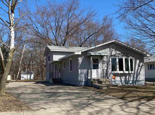 207 Hart St, Charles City, IA 50616