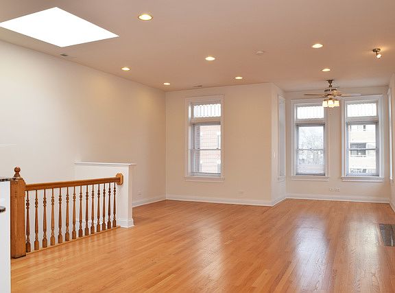 2nd image of 709 W Diversey Pkwy #3
