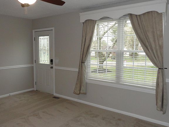 4th image of 1486 Orleans Ct W