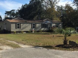 12 Fair Rd, Beaufort, SC 29906