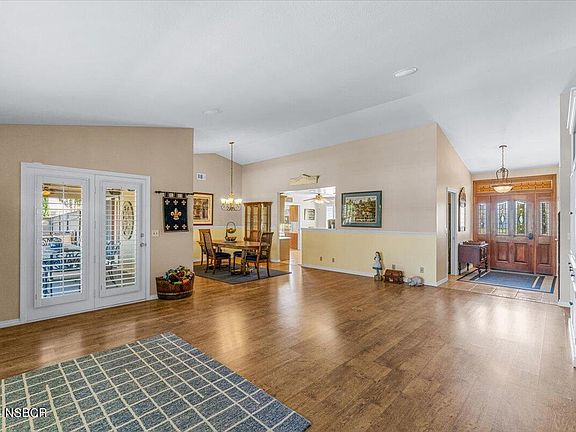 3rd image of 4400 Kapalua Dr