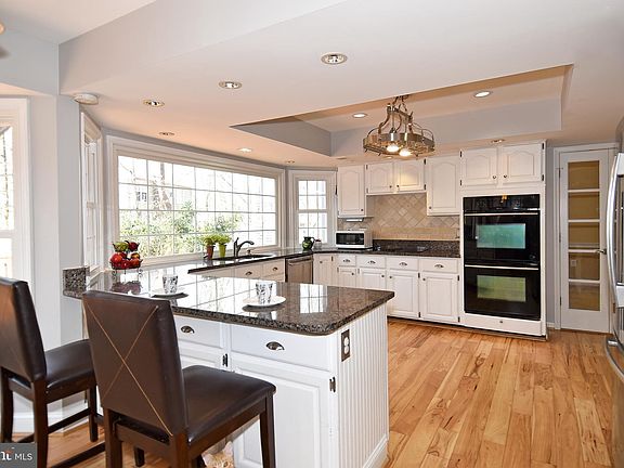 5th image of 15455 Sugarbush Ln