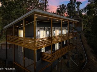 458 Loop Rd, Gatlinburg, TN 37738