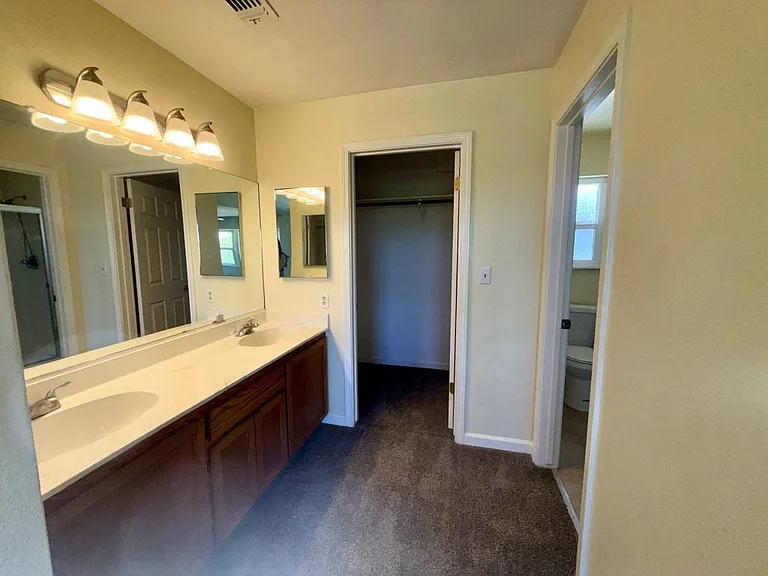 17800 Henry Rd — Photo 15