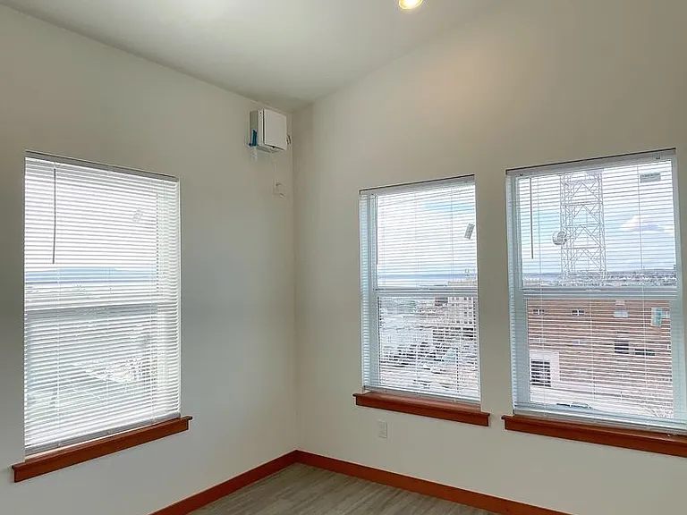 1205 N Garden St — Photo 63