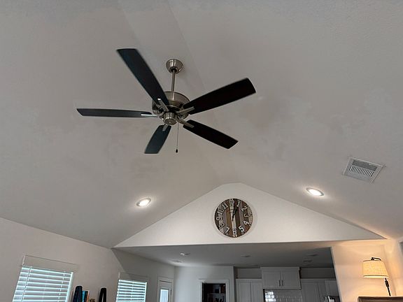 5th image of 5809 W Holdcroft Dr