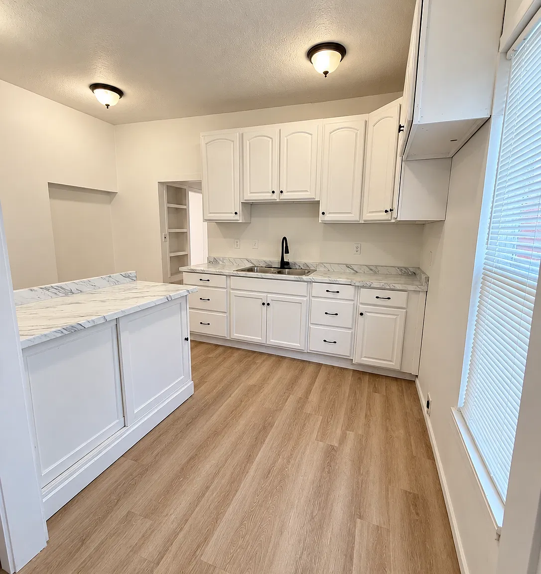 2 bed, 1000 sqft, $1,250 — Photo 3