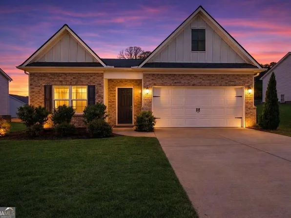 176 Innis Brook Cir, Cartersville, GA 30120