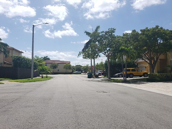 4th image of 8300 NW 115th Ct