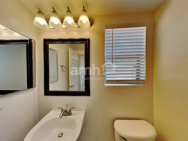 11353 W Buchanan St — Photo 8