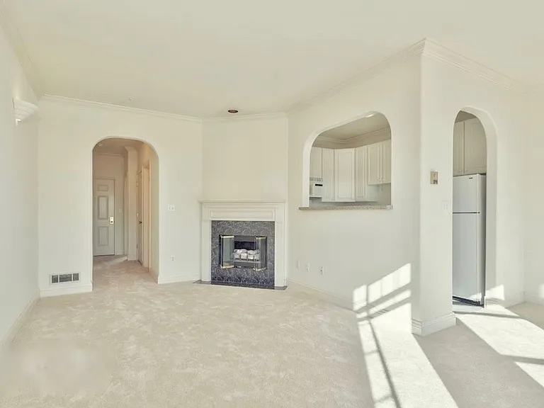 2130 Beach St #202 — Photo 3