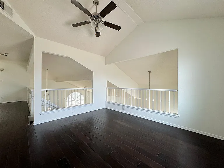 6404 Kenmore — Photo 14