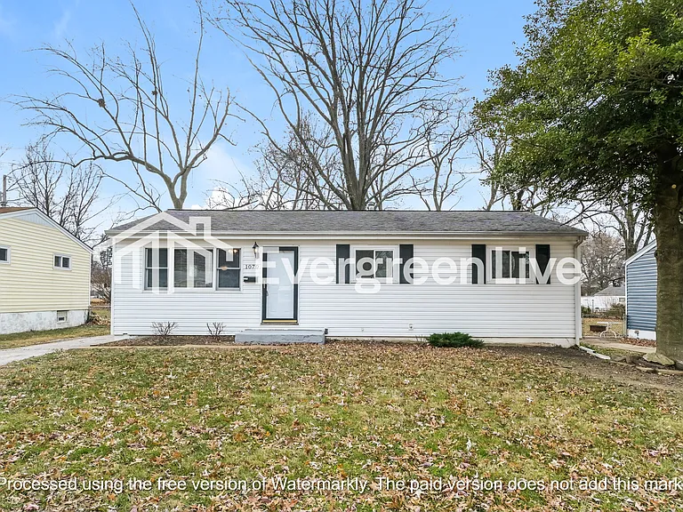 1070 Ozment Dr — Photo 1