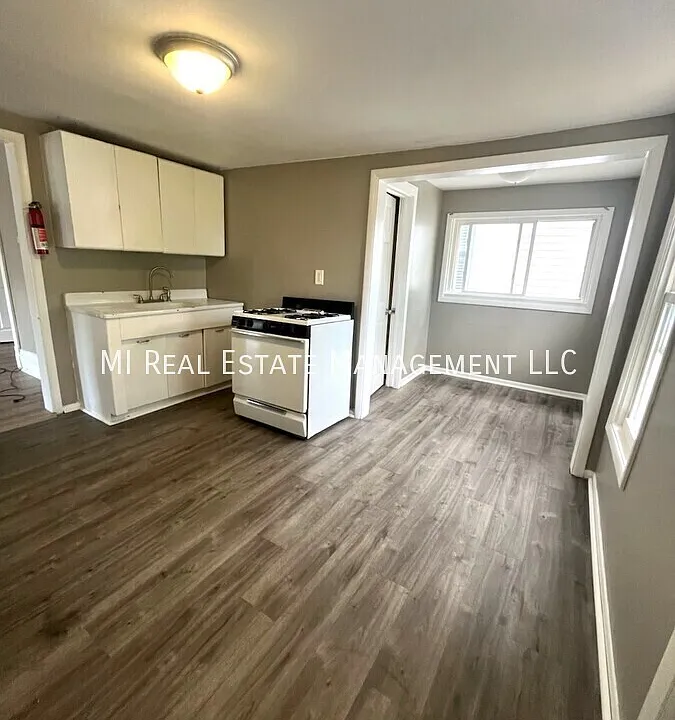 342 Marion Ave NW #2