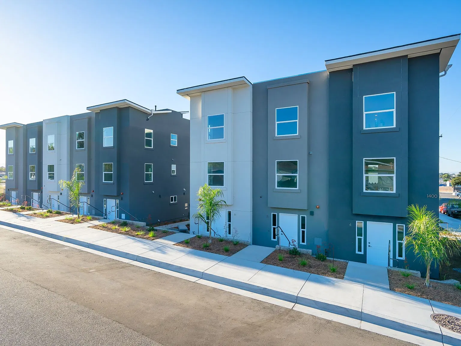 Modern Coastal Living at The Palms — Photo 2