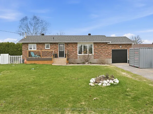 3071 Young St, Clarence Rockland, ON K0A 2A0