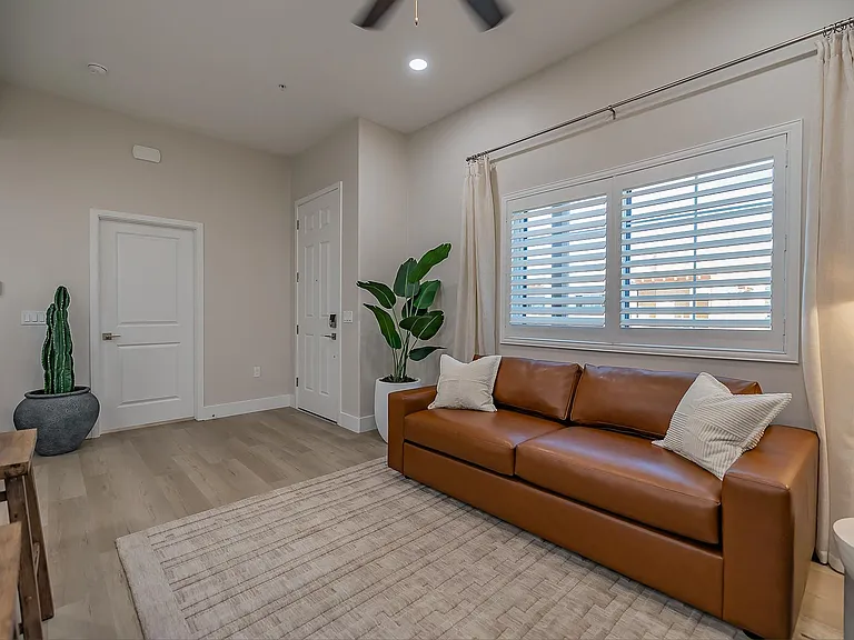 2038 E River Rd — Photo 26