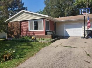 1712 N Van Buren St, Stoughton, WI 53589