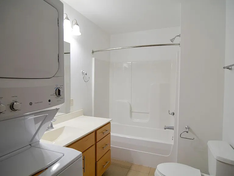 Bloc 12 Apartments — Photo 17