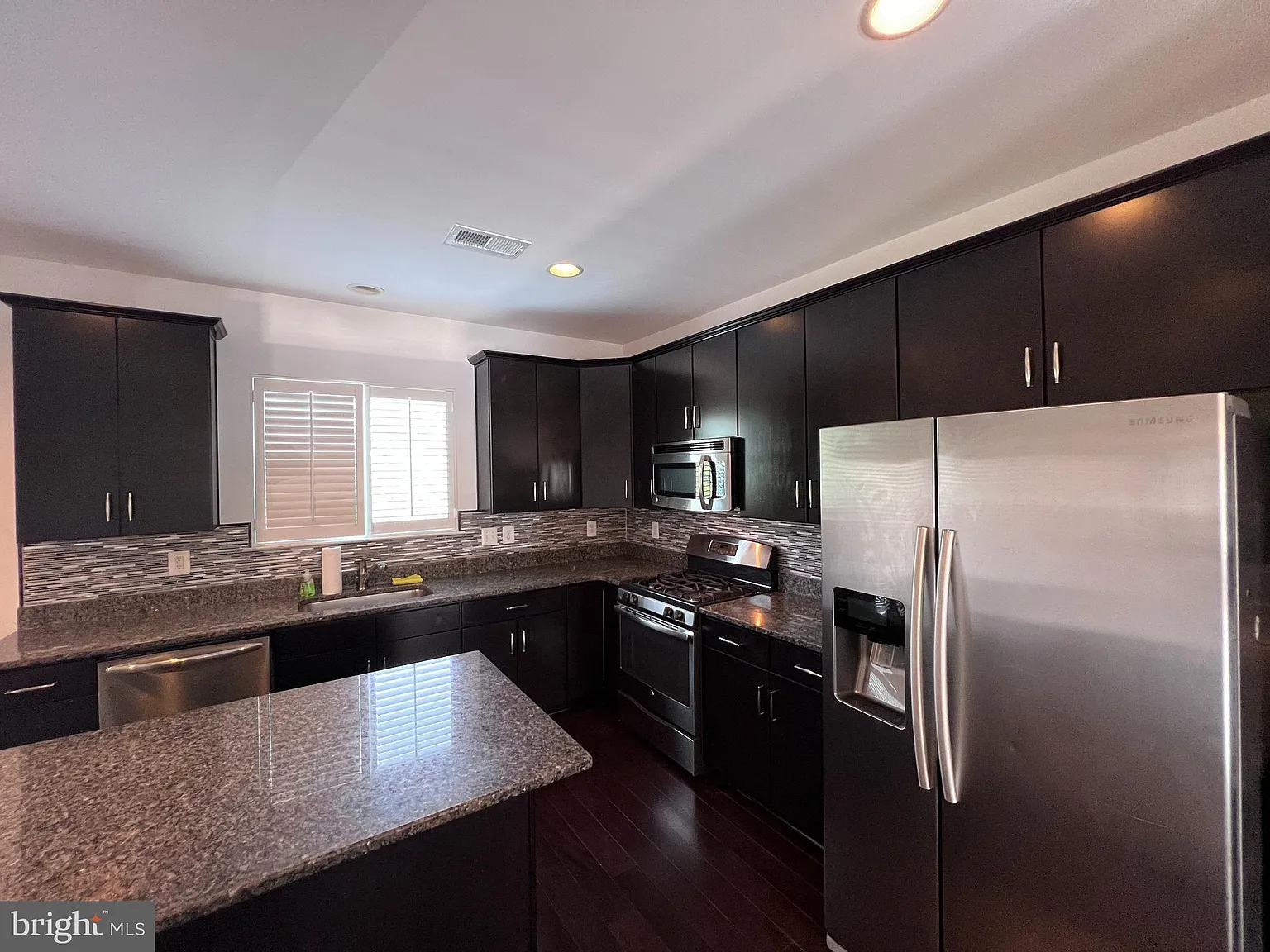 4 bed, 3.5 bath, 2726 sqft, $3,245 — Photo 3